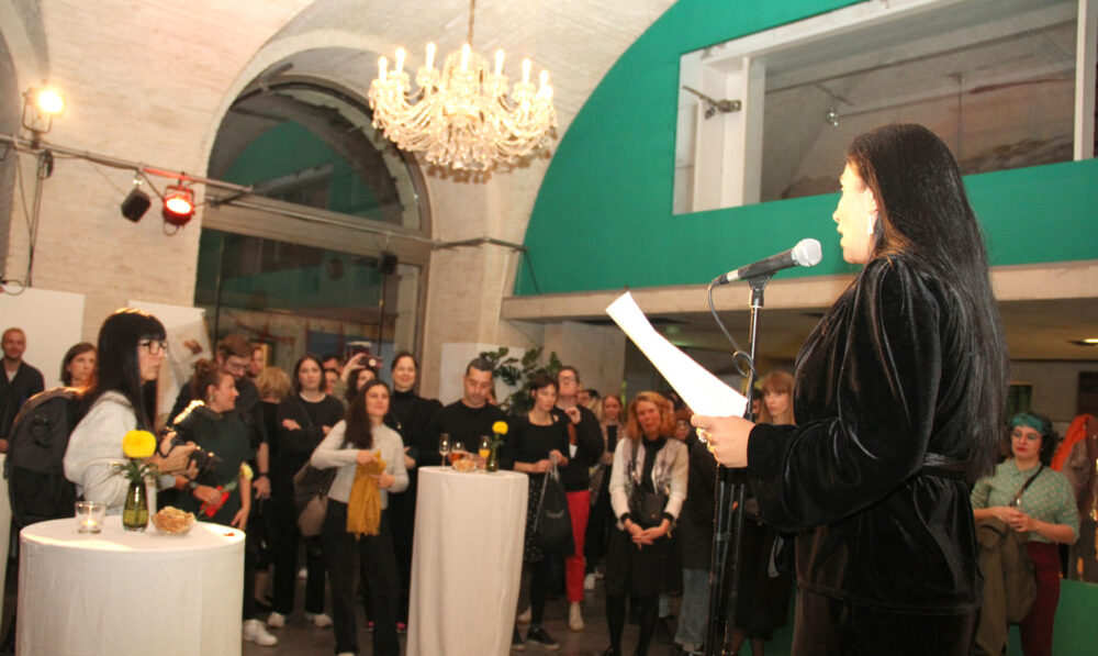 Simonida Selimović eröffnete das 3. EBistarde-Festival inhaltsstark