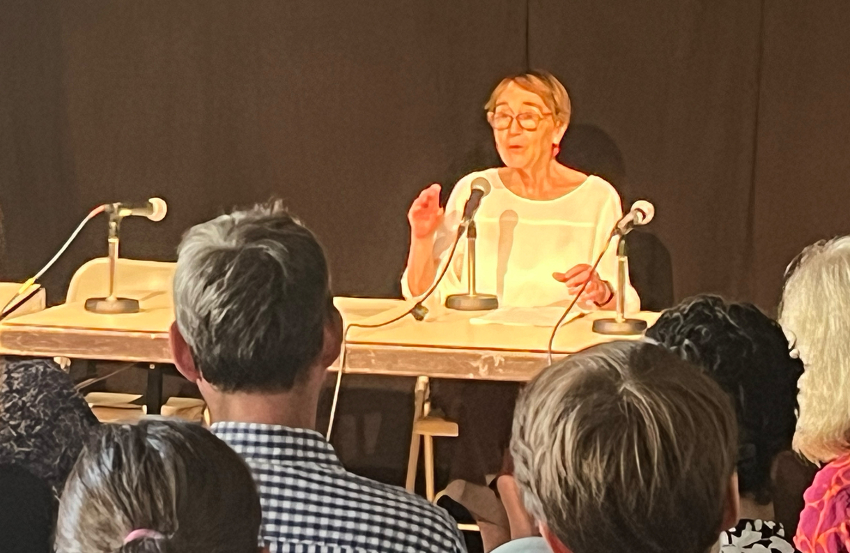 Renate Welsh bei ihrer Rede