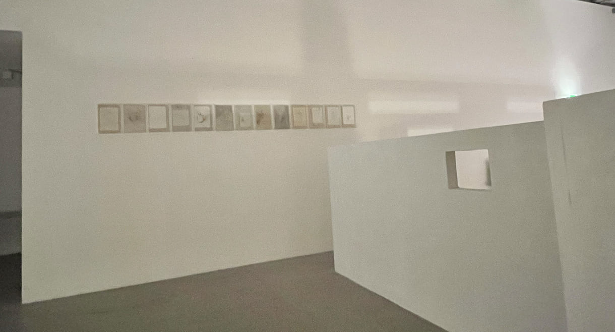 Ein Objekt, das an einen Rohbau erinnert