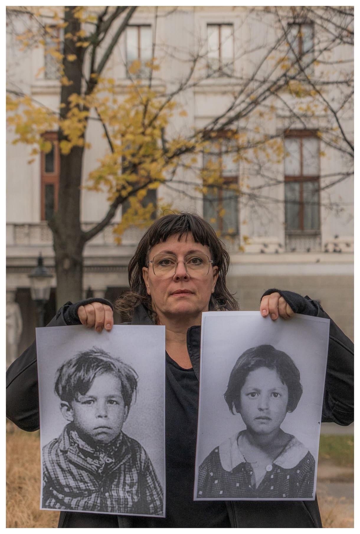 Aktion von Aktivist:innen für das Mahnmal an den Völkermord an Rom:nja und Sinti:zze