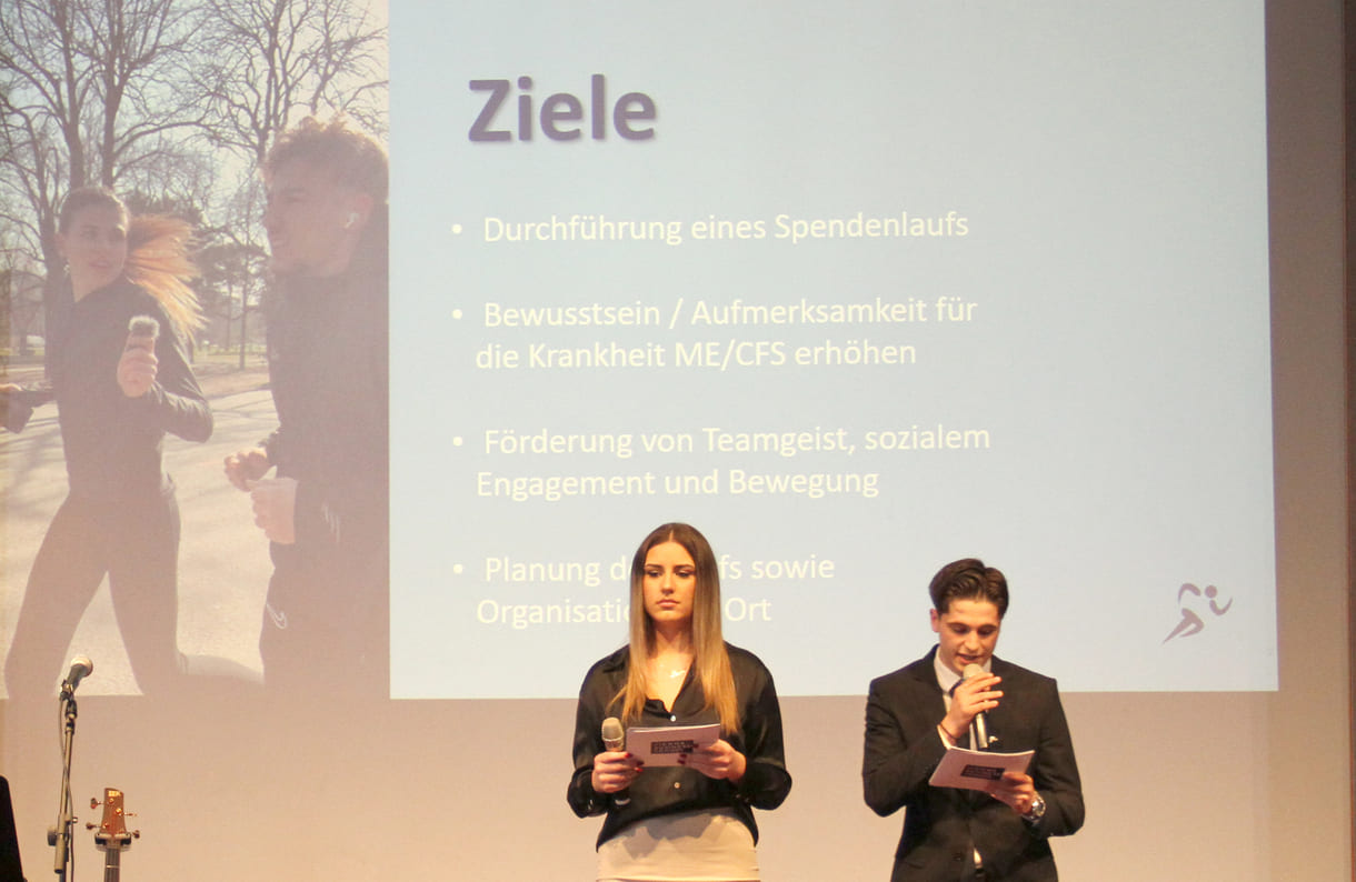 Laufen und gehen zugunsten der Gesellschaft, die sich mit dem Erschöpfungssyndrom auseinandersetzt