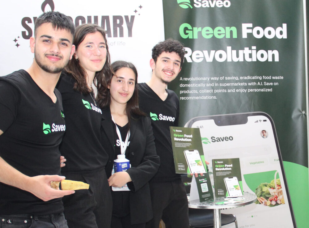 Jack, Clara, Anastasia und Charalampos von Saveo wollen Lebensmittelverschwendung den Kampf ansagen