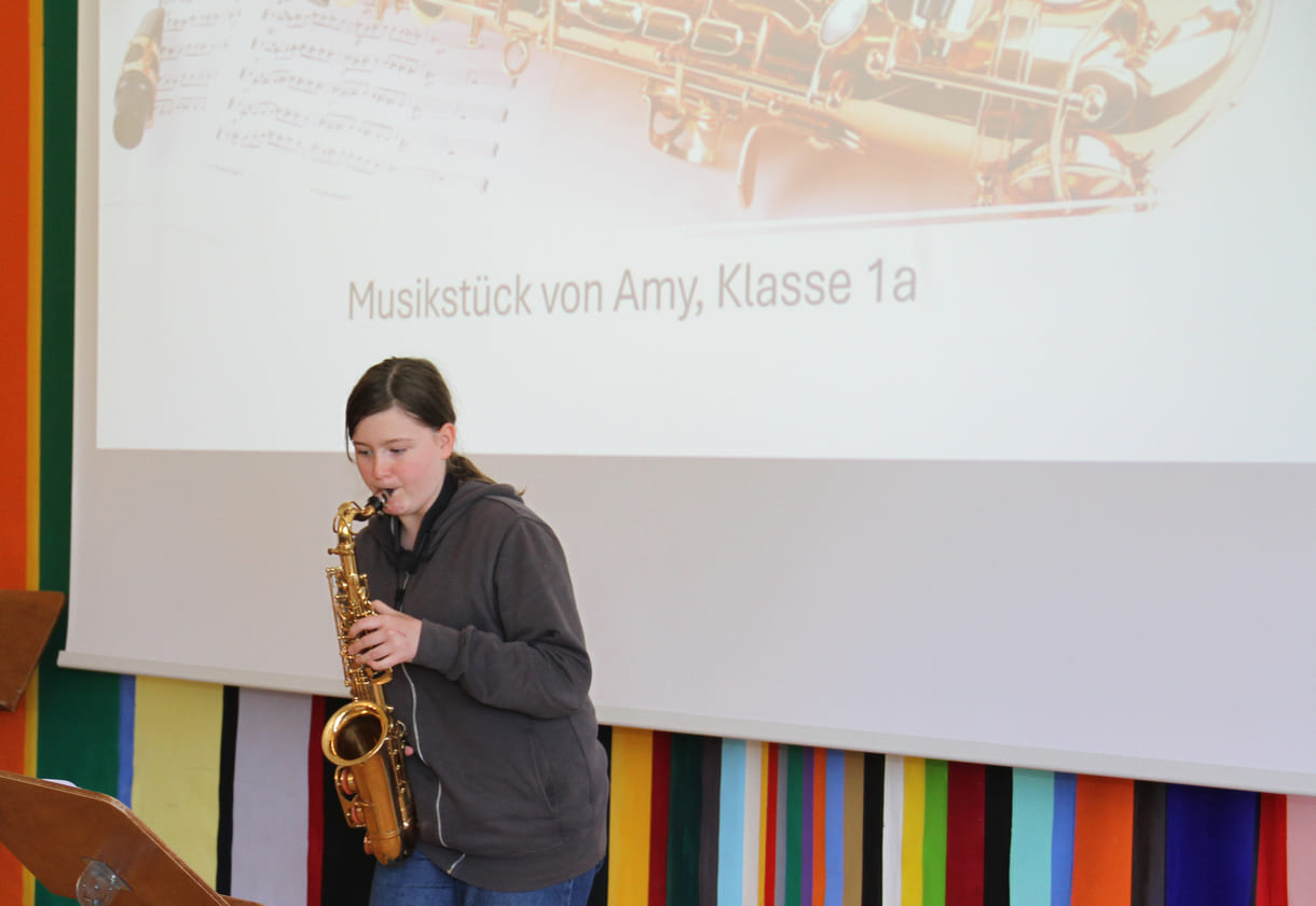 Auftritt einer Solo-Saxofonistin