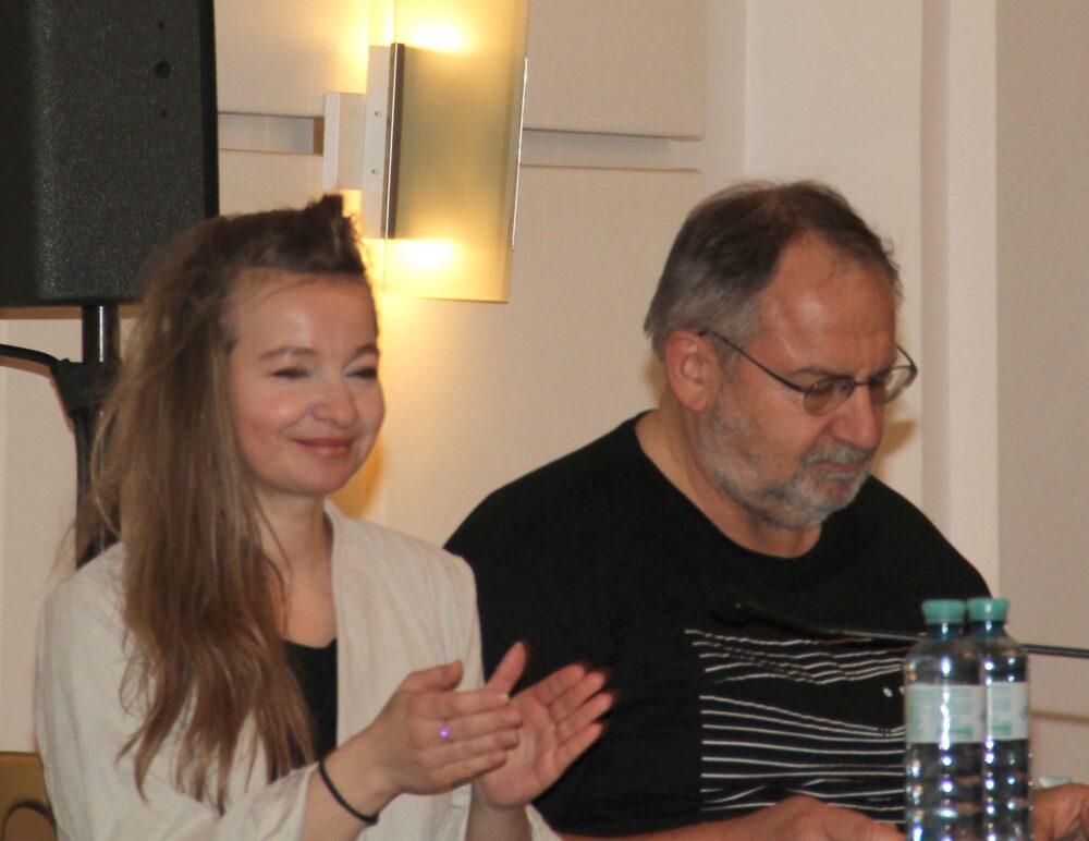 Angelika Strahser und Wolf Bachofner lasen die presigekrönten Texte