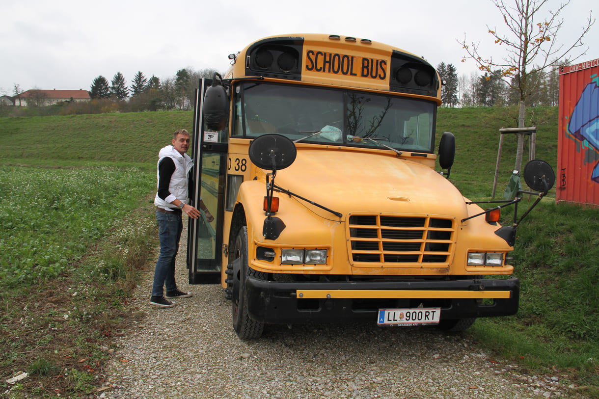 Sascha, Checker und Lenker vom Party-School-Bus