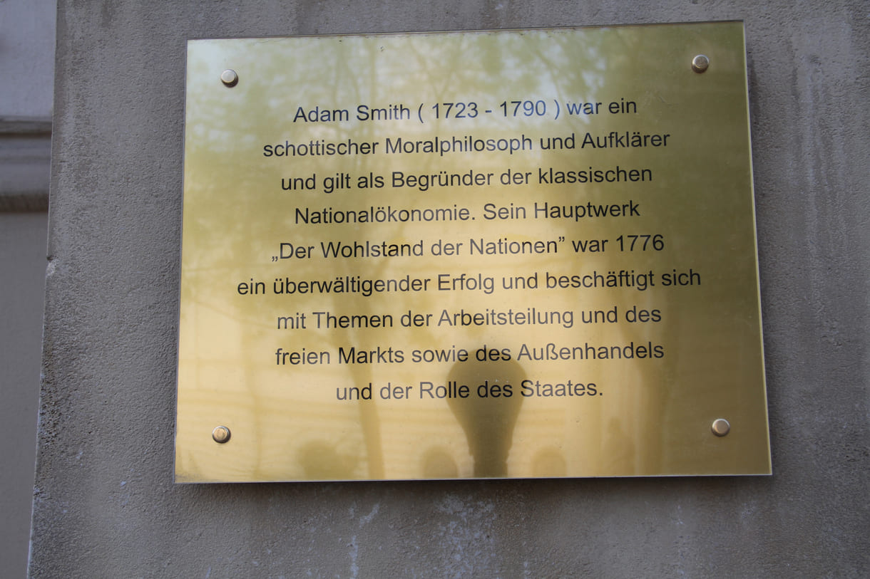 Die Handelsakademie und -schule in der Wiener Akademiestraße