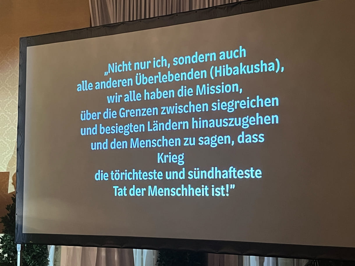 Josef Penzendorfer, Lehrer an der Mittelschule Seitenstetten Biberbach leitet verschiedene Sadako-Projekte udn berichtete darüber, unter anderem auch, dass Masahiro Sasaki, der überlebende Bruder, bei seinem Österreich-Aufenthalt die Schule besucht hatte