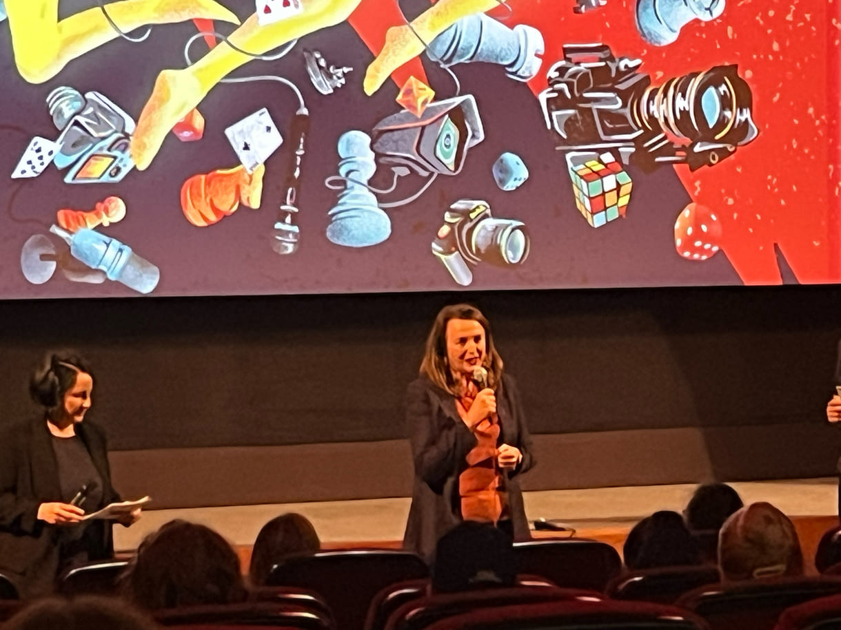 Selma Arapović (NEOS) eröffnete, stellvertretend für Vizebürgermeisterin Bettina Emmerling
