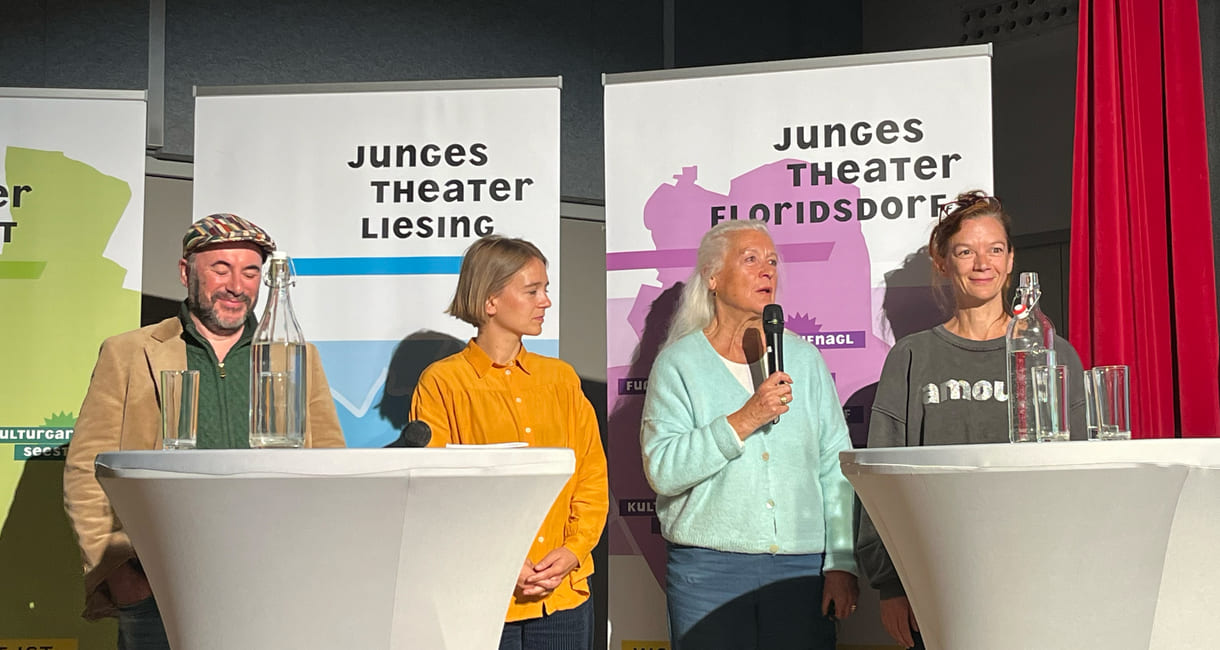 Silvia Auer und Gabi Wappel stellen drei Produktionen der schallundrauch agency vor