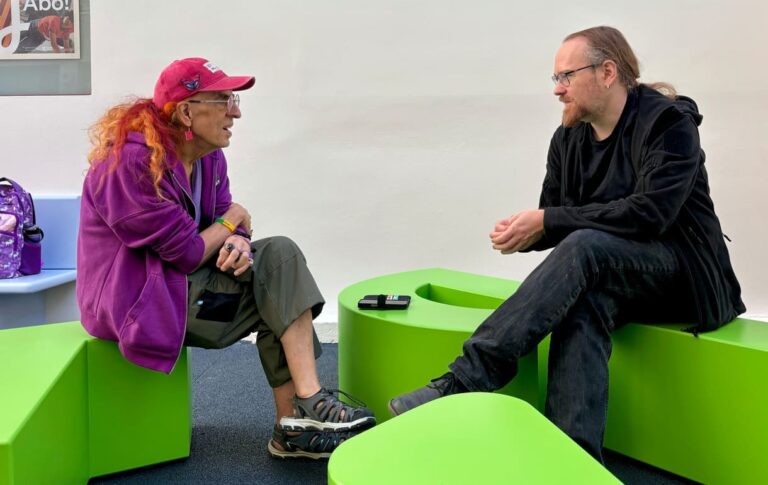 KiJuKU-Interviw mit dem Regisseur des Stücks "Alle Kinder nach Kinderstadt", Simon Windisch