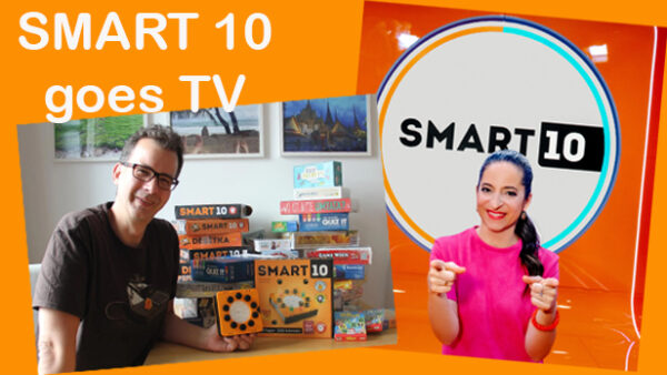Montage aus zwei Fotos: Smart 10-Co-Erfinder Arno Steinwender (links), Moderatorin der Quizshow Caroline Athanasiadis (rechts) sowie Schriftzug: Smart 10 goes TV