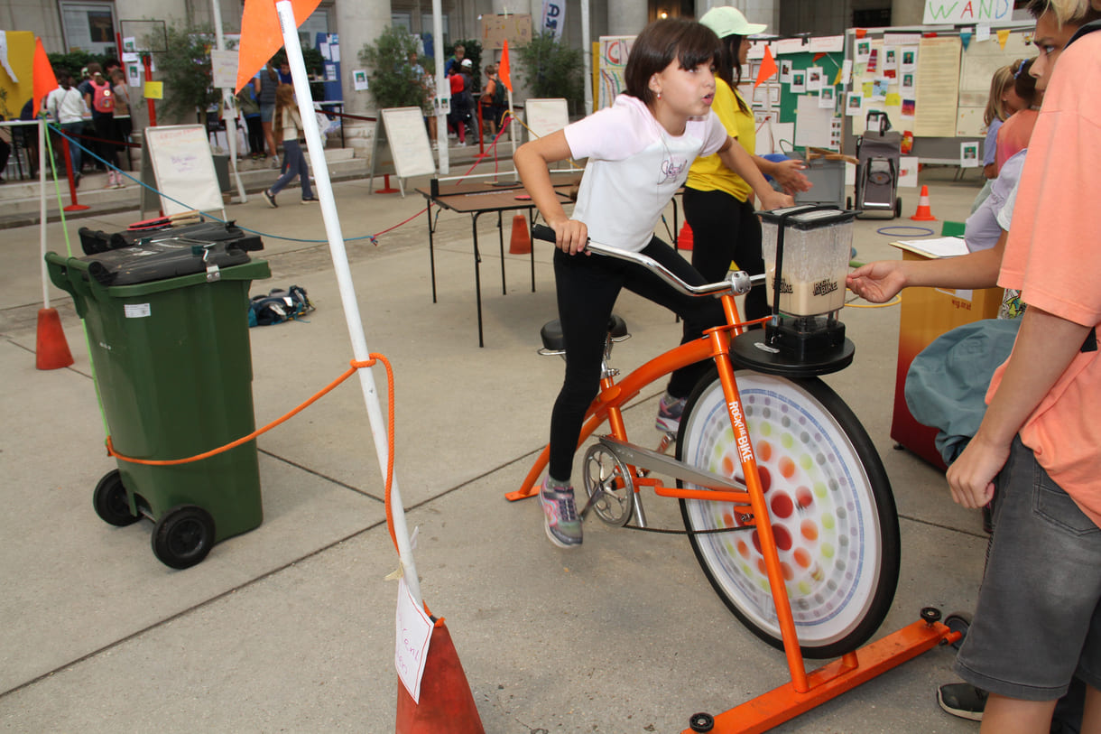 Smoothie-Mixer, betrieben mit Fahrrad-Antrieb