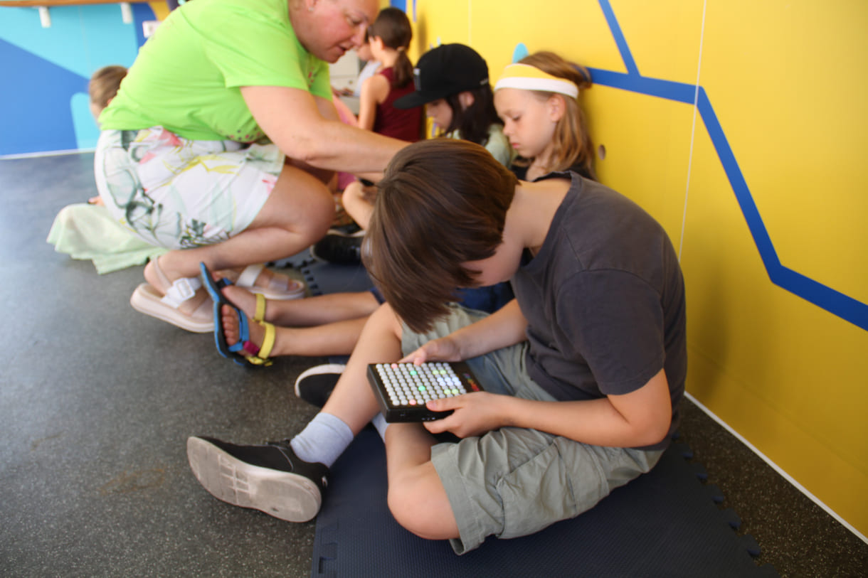 Tüfteln beim Spiegel-Muster-Spiel