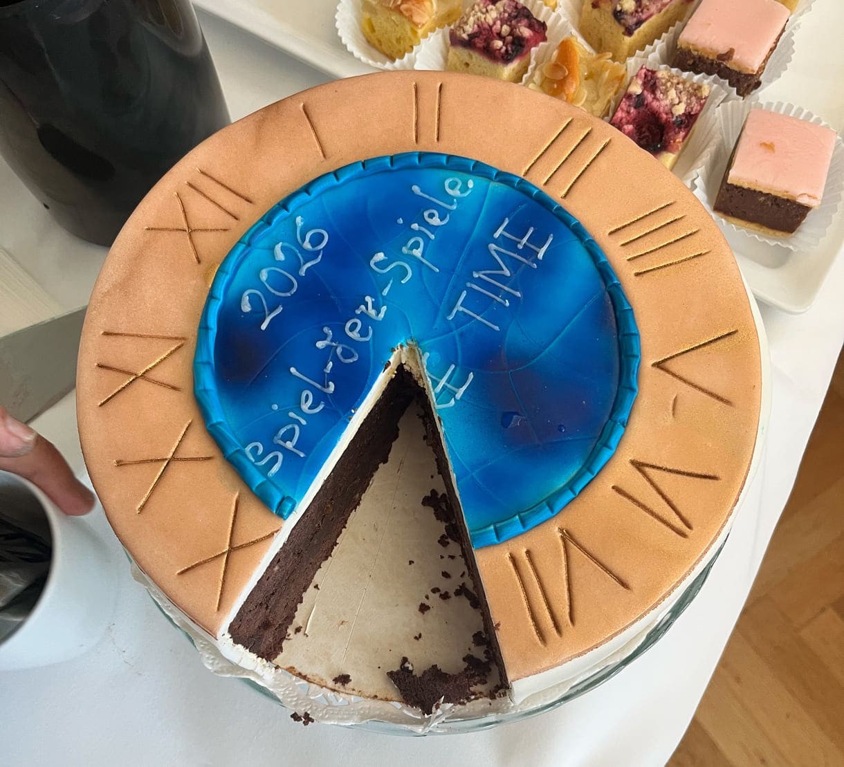 Passend zum Hauptpreis die Deko der Torte à la 