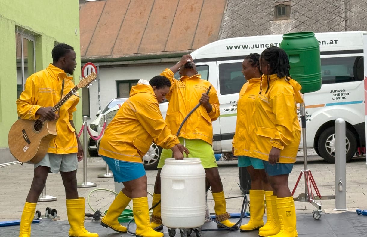Schauspiel rund um Wasser