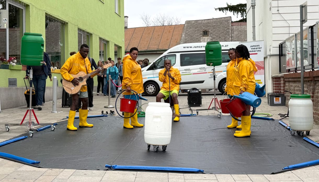 Schauspiel rund um Wasser