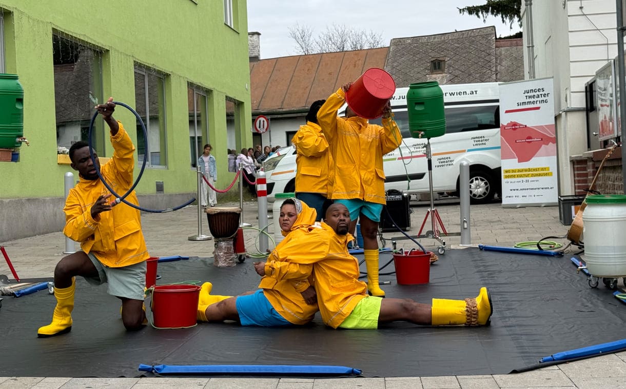 Schauspiel rund um Wasser