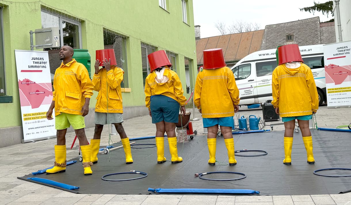 Schauspiel rund um Wasser