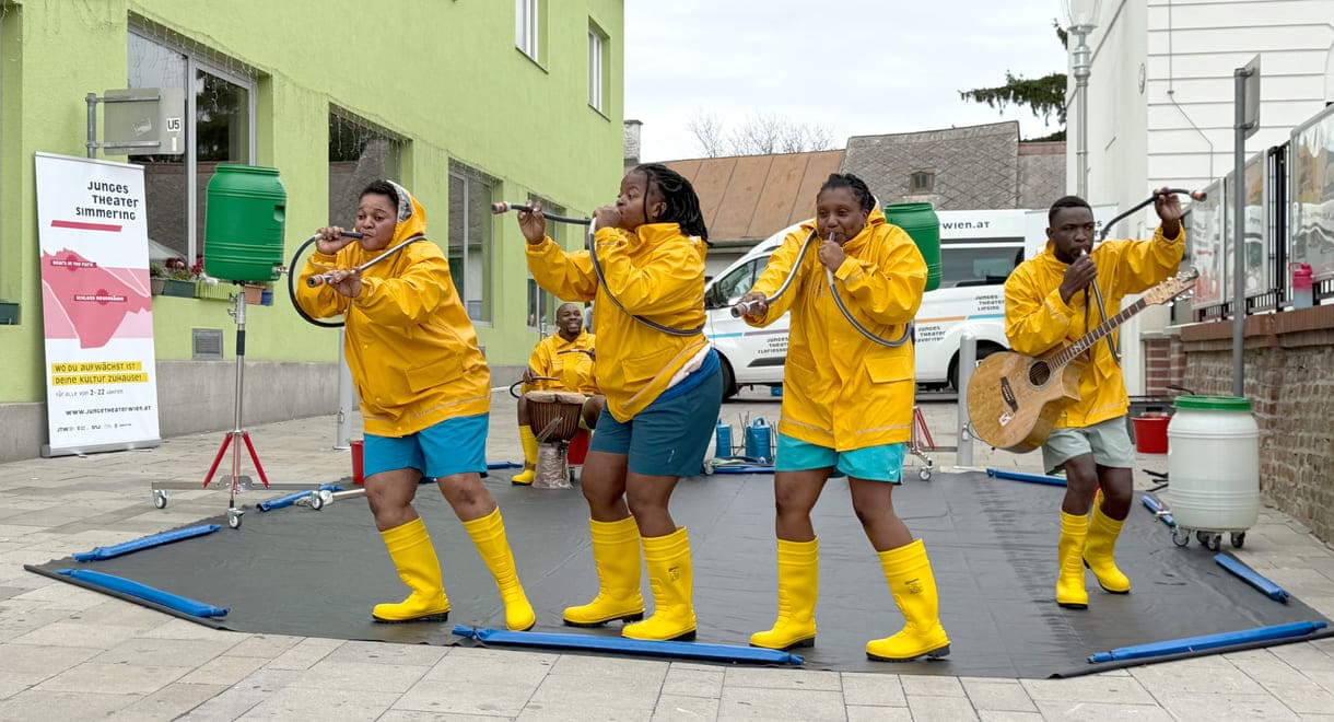 Schauspiel rund um Wasser