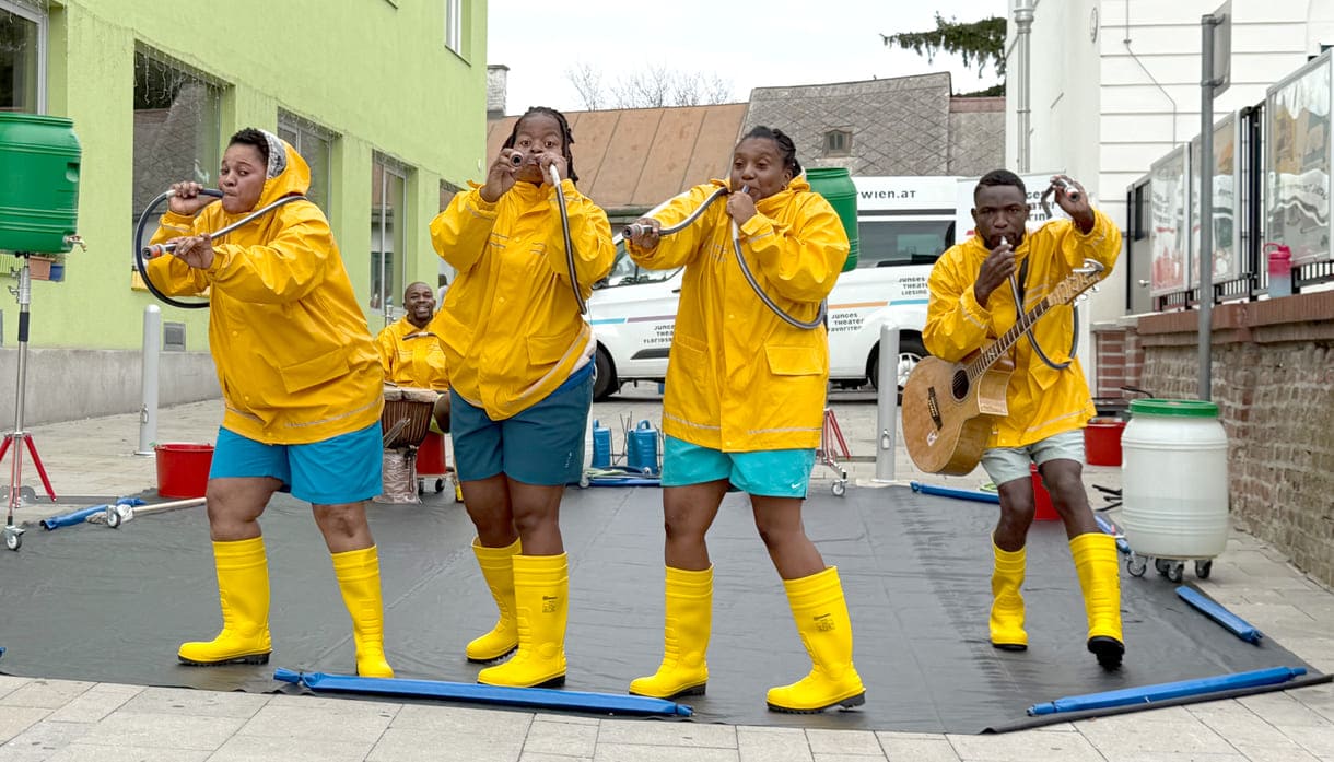 Schauspiel rund um Wasser