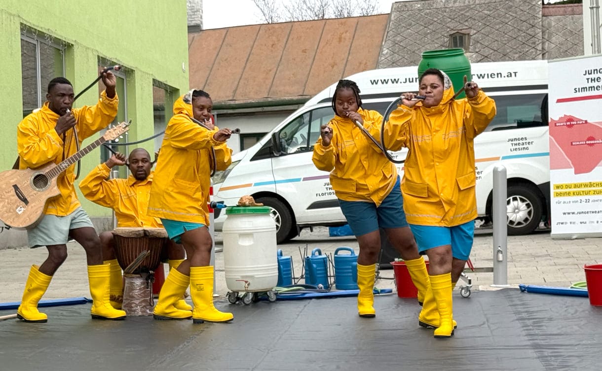Schauspiel rund um Wasser