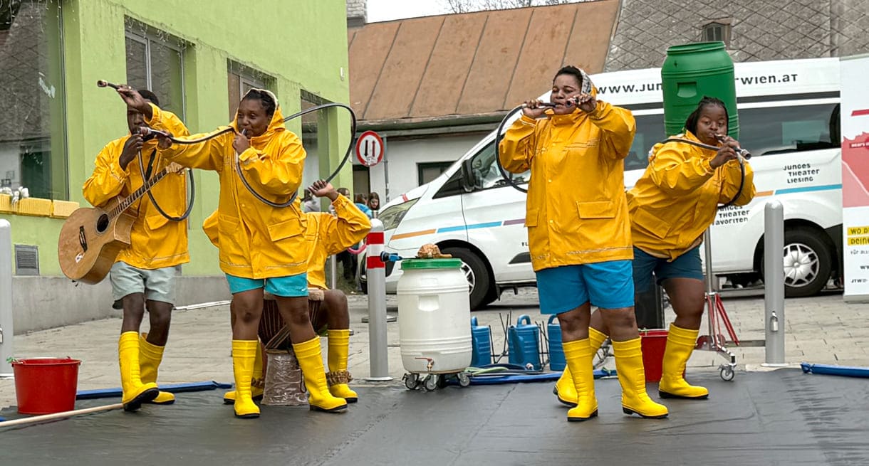 Schauspiel rund um Wasser