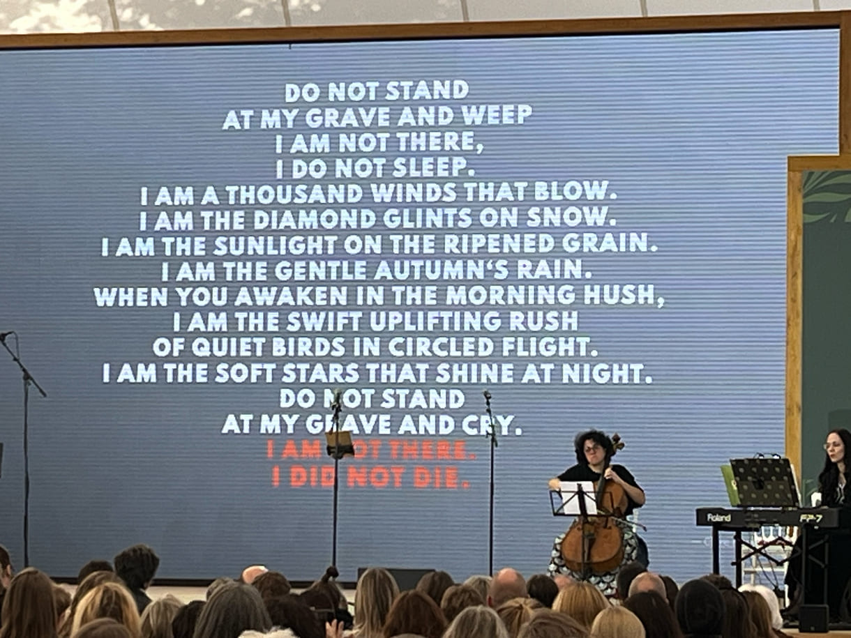 Gedicht von Clare Harner (1934), immer wieder auch anderen zugeschrieben: 