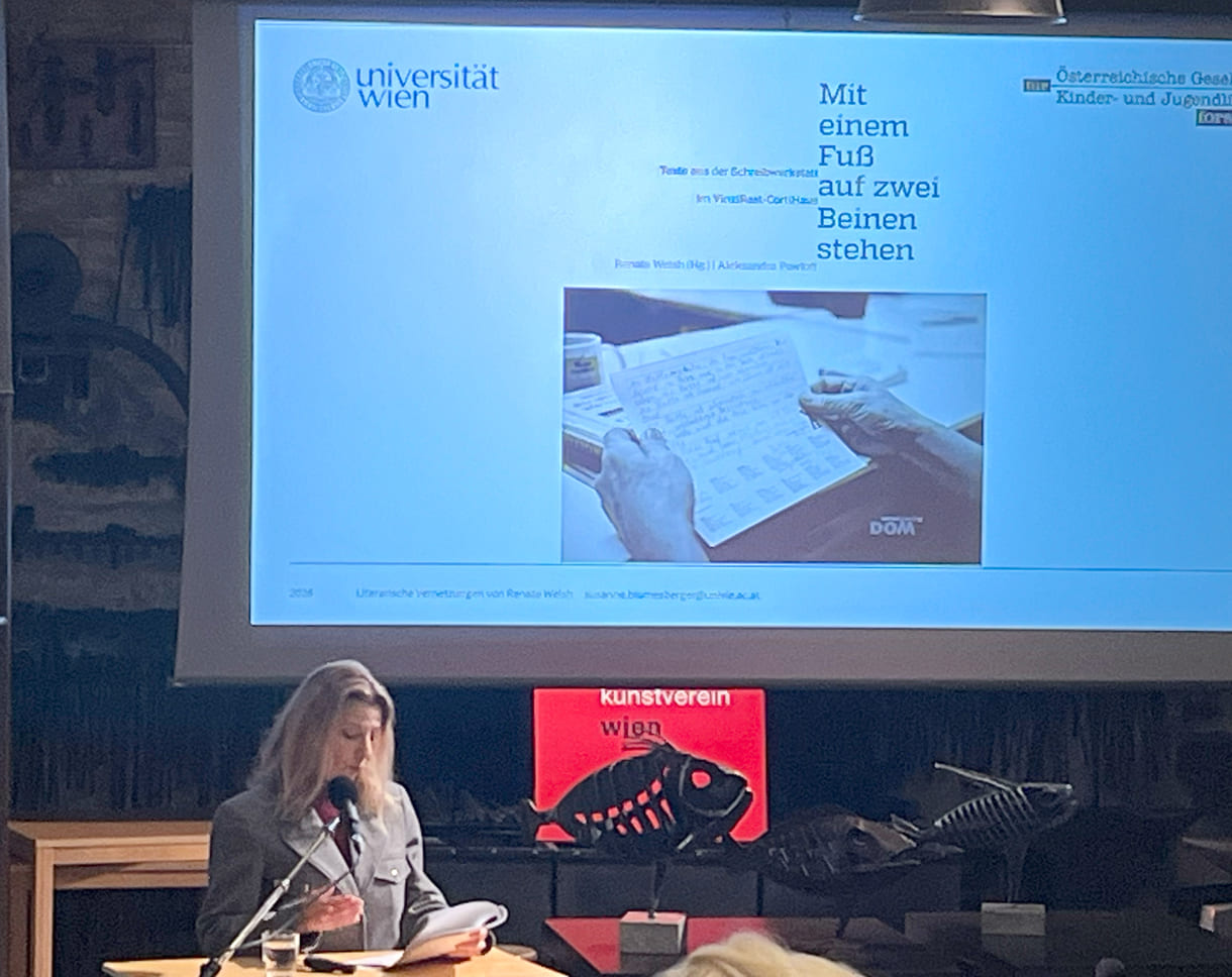 Susanne Blumesberger, Obfrau der Österreichischen Gesellschaft für Kinder- und Jugendliteraturforschung sowie Mitherausgeberin der Fachzeitschrift libri liberorum, Zeitschrift der Österreichischen Gesellschaft für Kinder- und Jugendliteraturforschung, über 