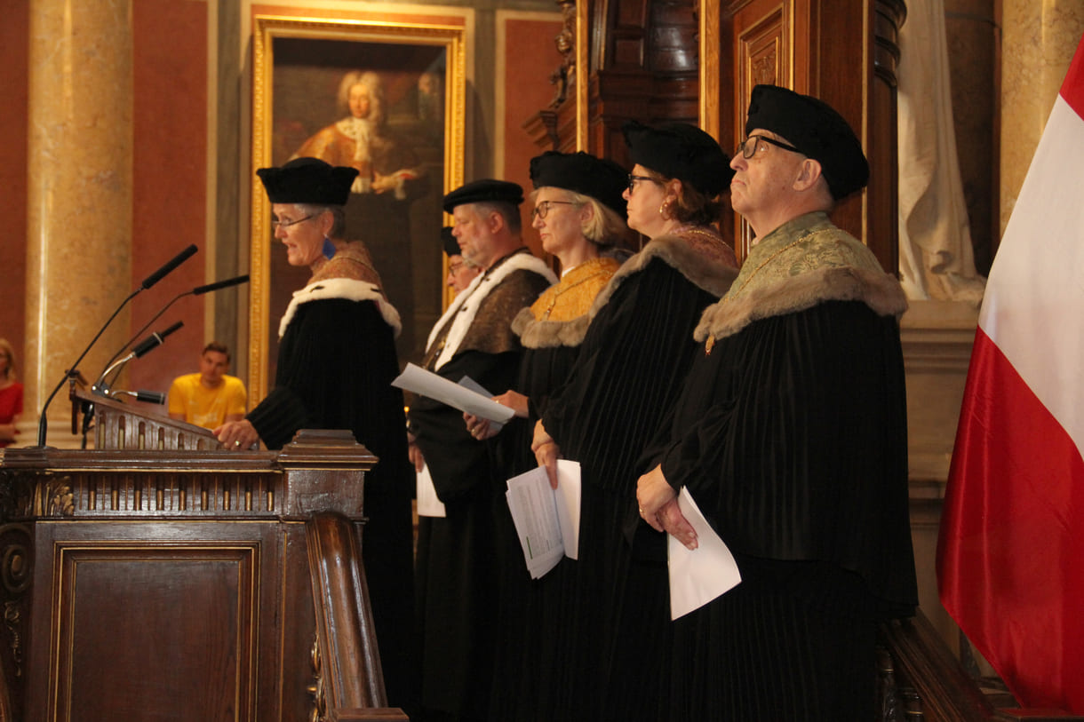 Die hochrangigen Vertreter:innen der Wiener Universitäten in ihren Talaren