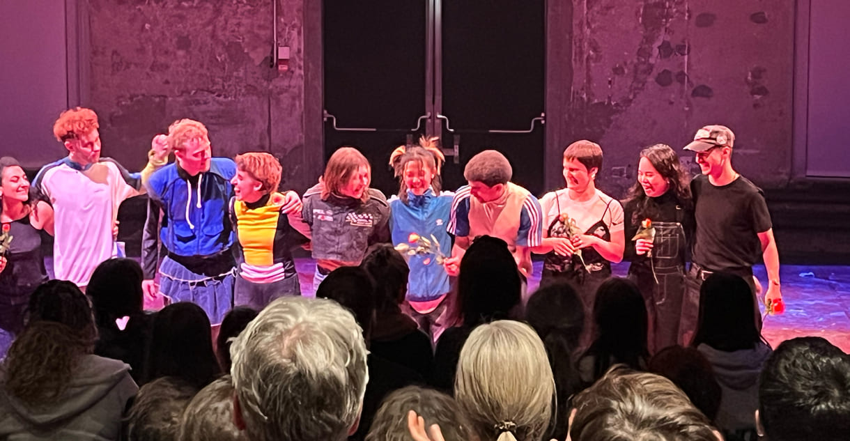 Verbeugung des (fast) ganzen Teams