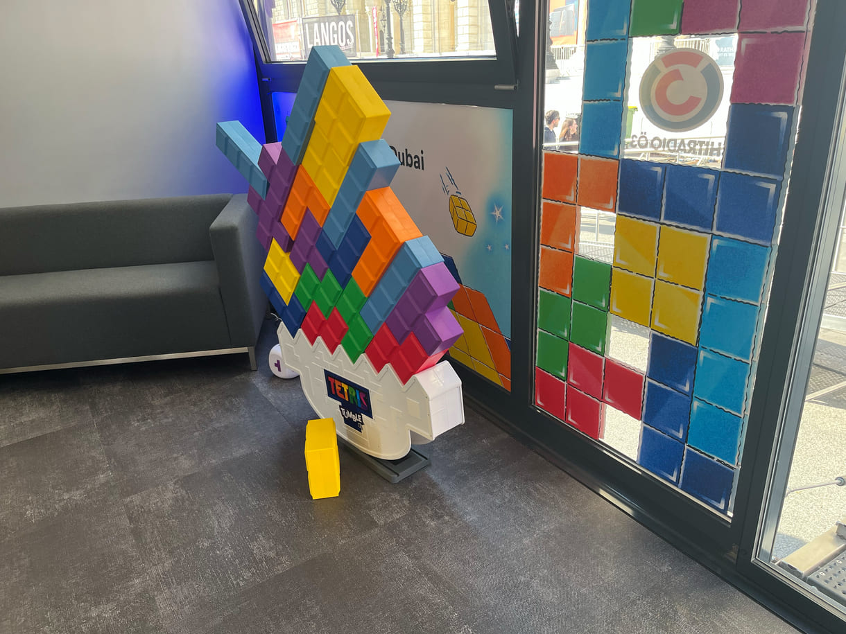 Tetris-Spielen - um High-Scores und damit Dubai-Tickets