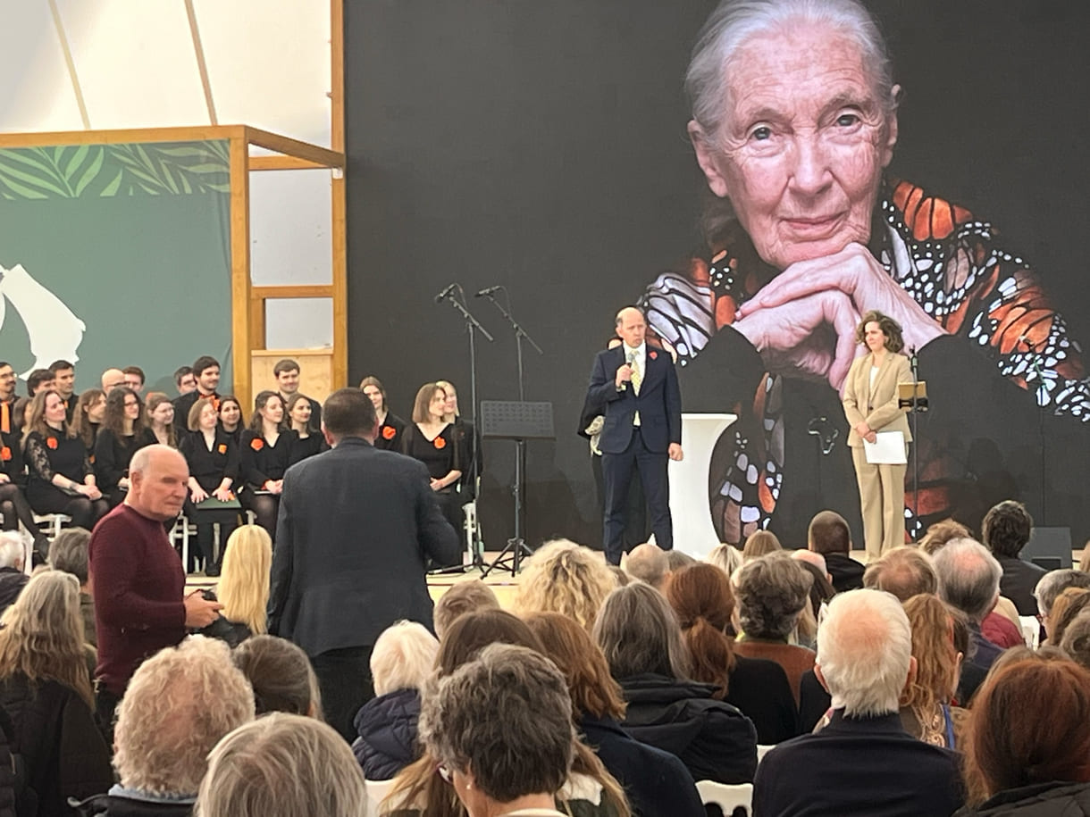 Thomas Meinl begrüßte international auf Englisch