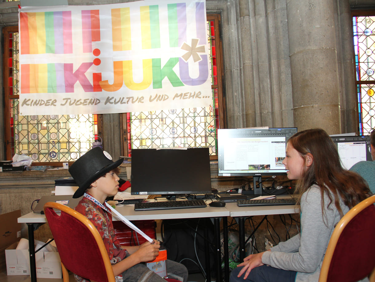 Reporter Timon interviewt Politiker Timon