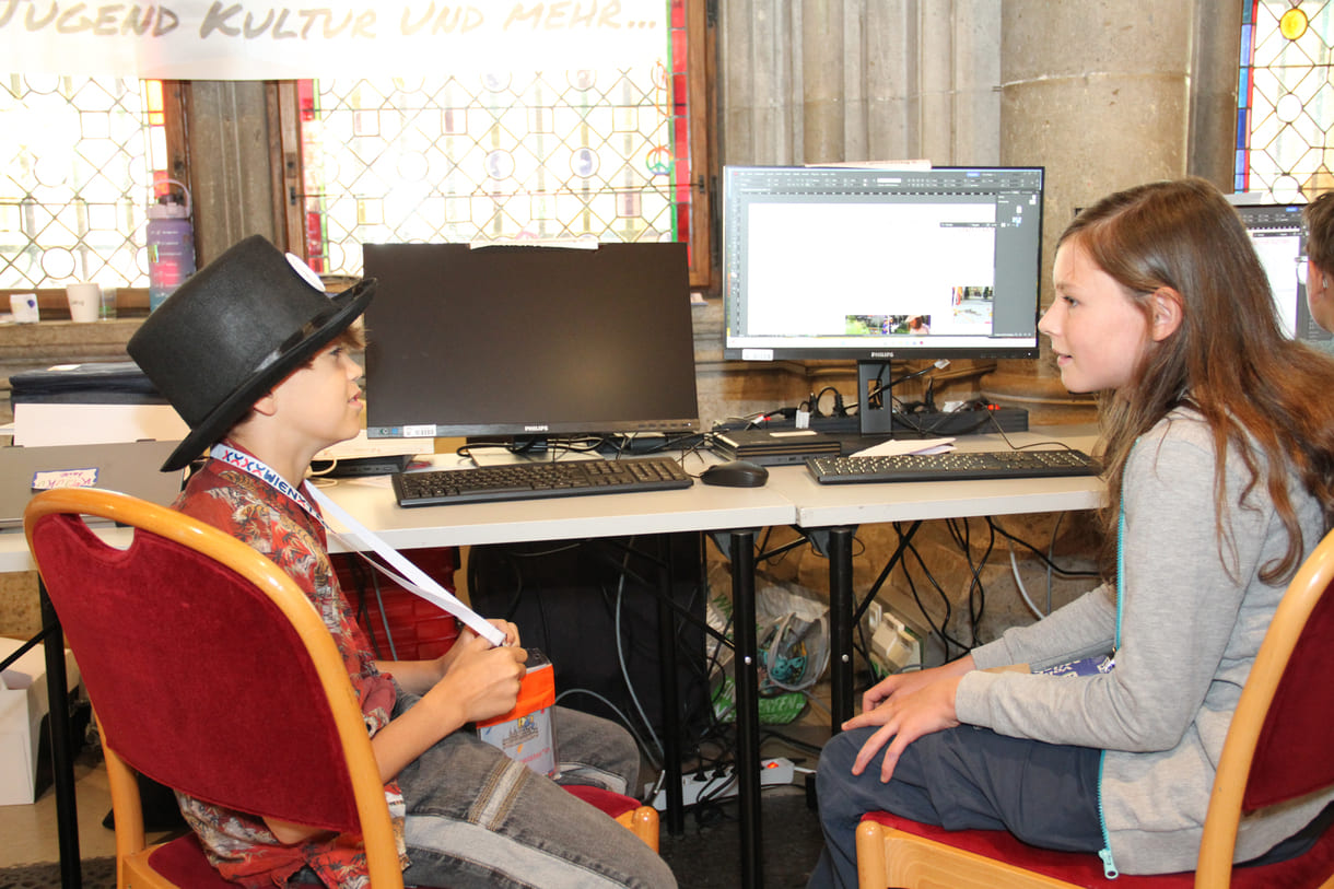 Reporter Timon interviewt Politiker Timon