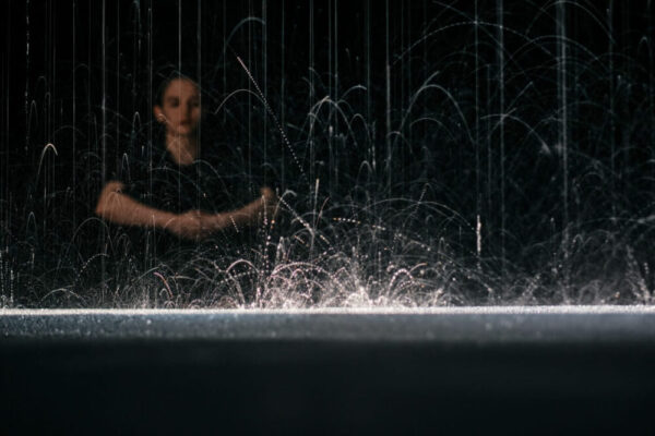 Szenenfoto aus "Leak" im Toihaus Theater (Salzburg)