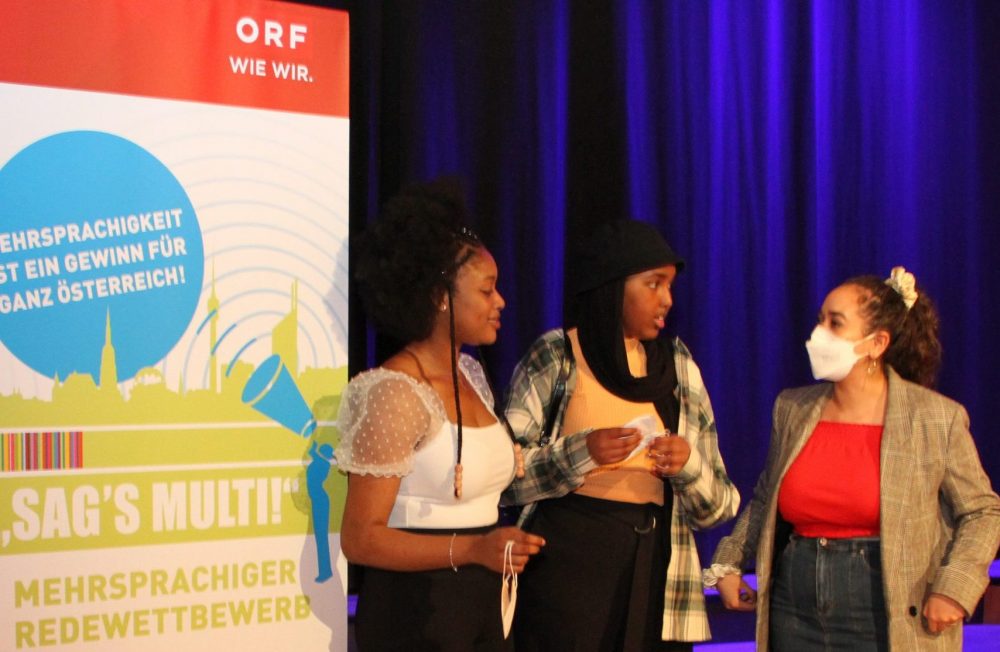 Drei Teilnehmerinnen aus verschiedenen Jahren: Tracy-Cindy Agbobge (links, heuer), Sihaam Abdillahi (Mitte, Siiegerin im Vorjahr) und Yasmin Maatouk (rechts, Siegerin 2017/18)