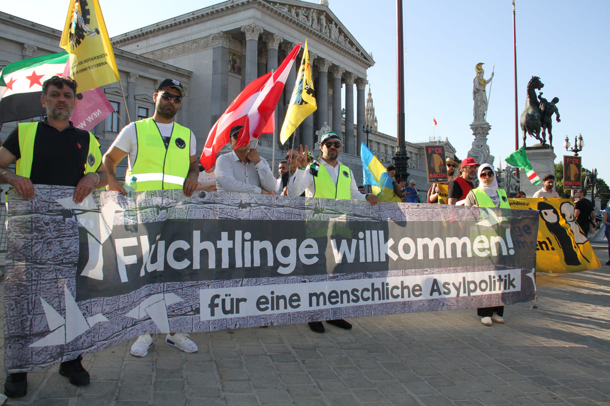 Transparent vor dem Parlament