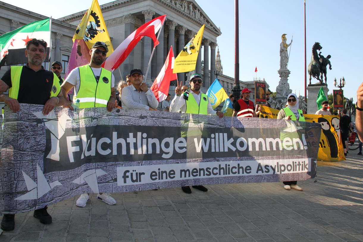 Transparent vor dem Parlament
