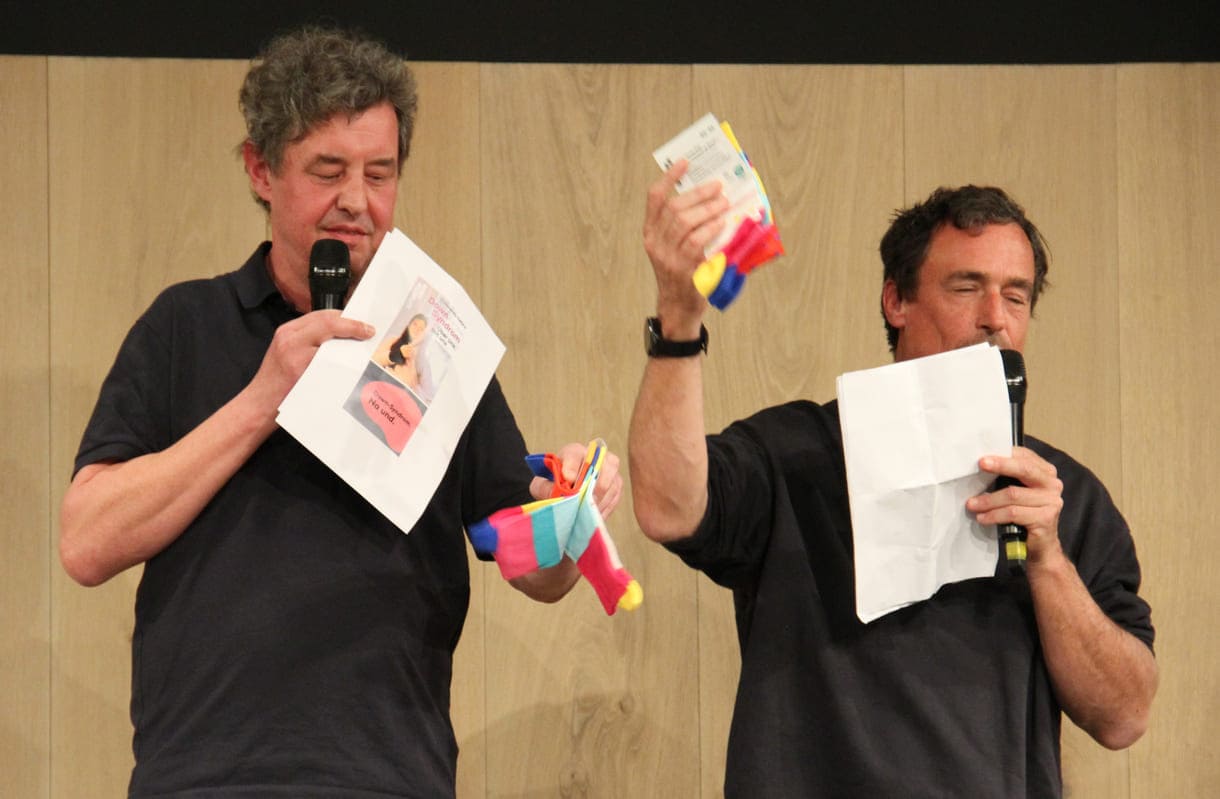 Mischa Kirisits, Philipp Horak und Simon Couvreur - die beiden ersteres aus dem kuratorischen Team der Ausstellung, letzterer der Down-Syndrom-Österreich-Präsident