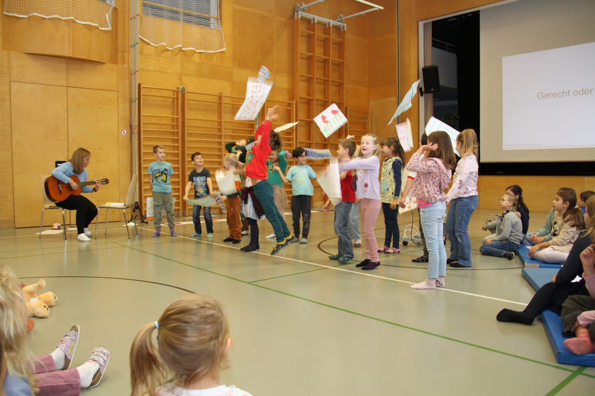 Das bekannte Kinderlied gegen Ausgrenzung 