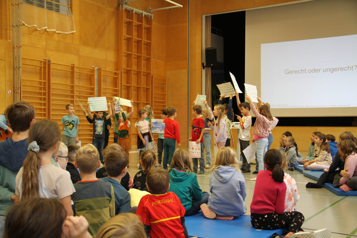 Das bekannte Kinderlied gegen Ausgrenzung 