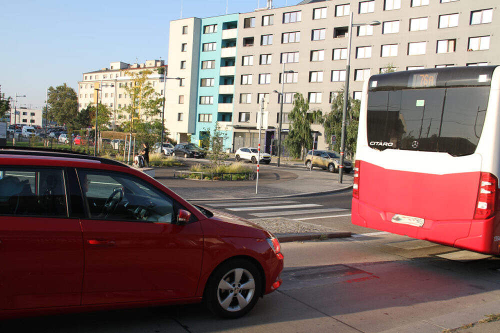 Übergang von der Busstation - in Richtung Enkplatz