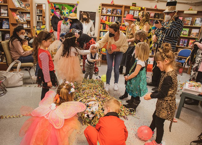 Buntes Faschingsfest in der Oberwarter AK-Bücherei (Burgenland)