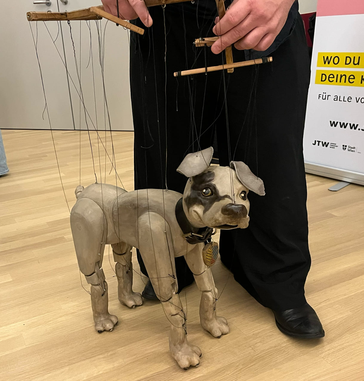 Michael Pöllmann mit dem Walking Act 
