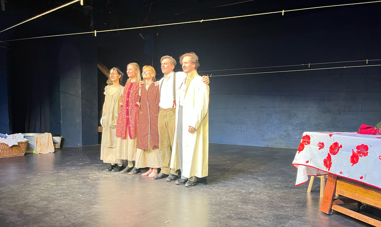 Verbeugung der Schauspieler:innen