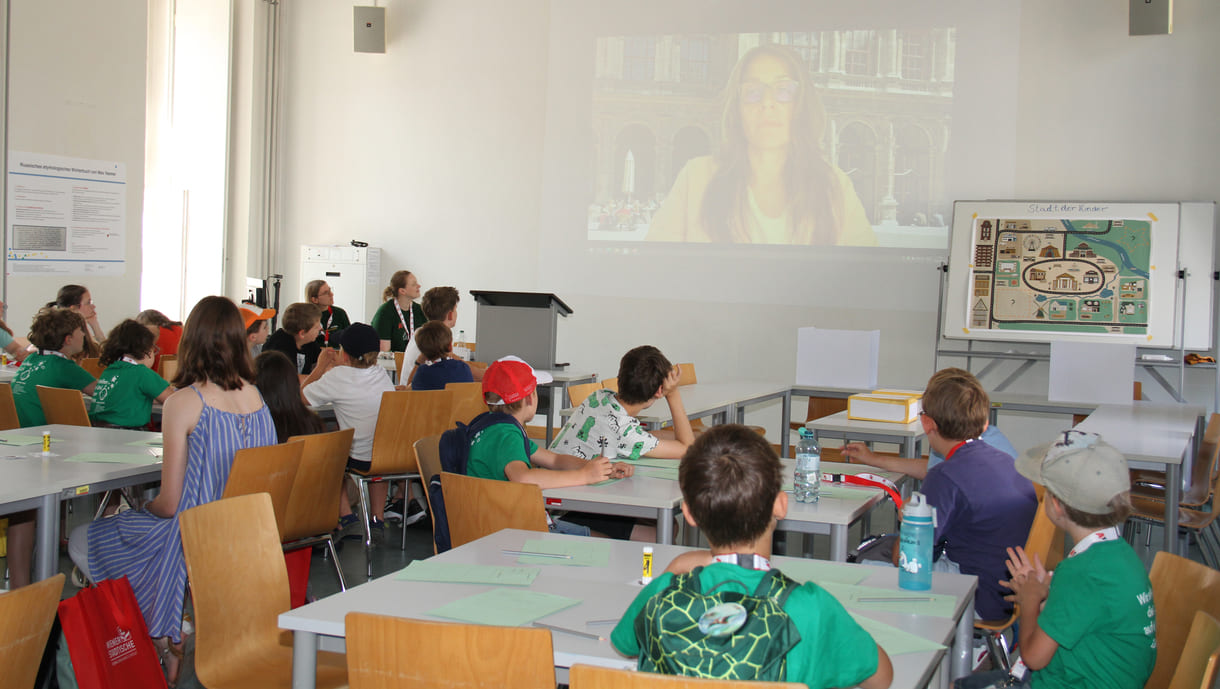 Videobotschaft der dritten Lehrenden