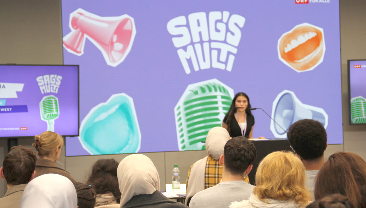 Victoria Peña (AHS Wien West) hielt ihre Rede auf Spanisch und Deutsch