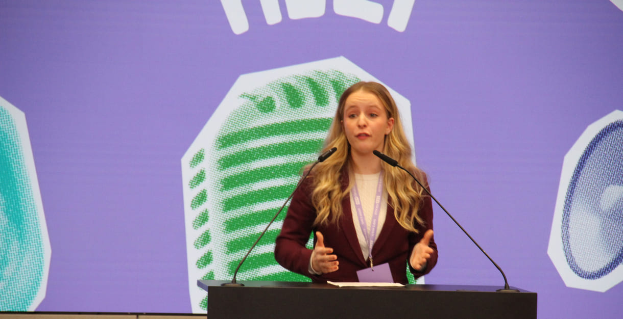 Viola Kaltenberger (Hertha Firnberg Schulen für Wirtschaft und Tourismus) mit Französisch und Deutsch)