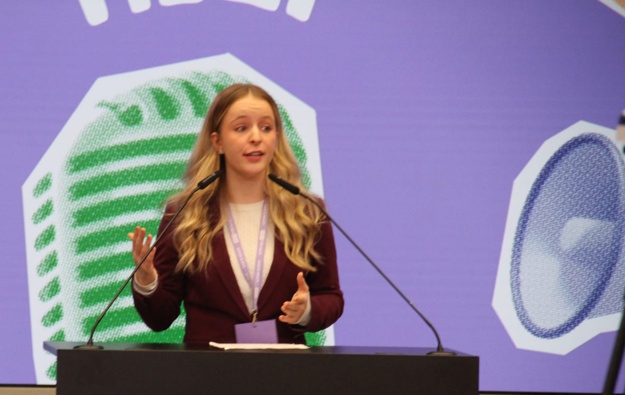 Viola Kaltenberger (Hertha Firnberg Schulen für Wirtschaft und Tourismus) mit Französisch und Deutsch)