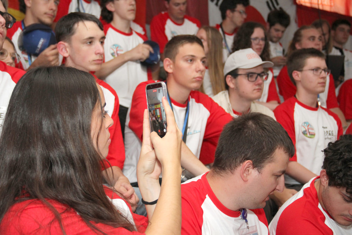 Das volle Forum - (fast) alle in den YOTA-Camp-Shirts